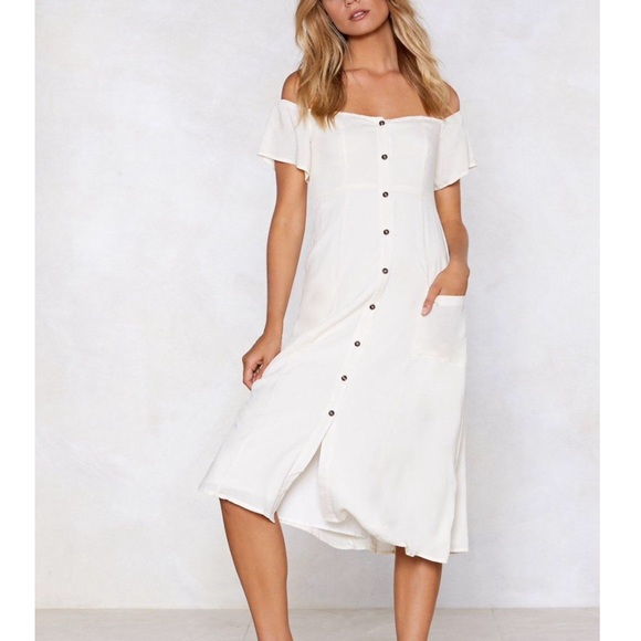 Nasty Gal Dresses & Skirts - ❗️MOVING SALE❗️Nasty Gal Off-the-shoulder Dress